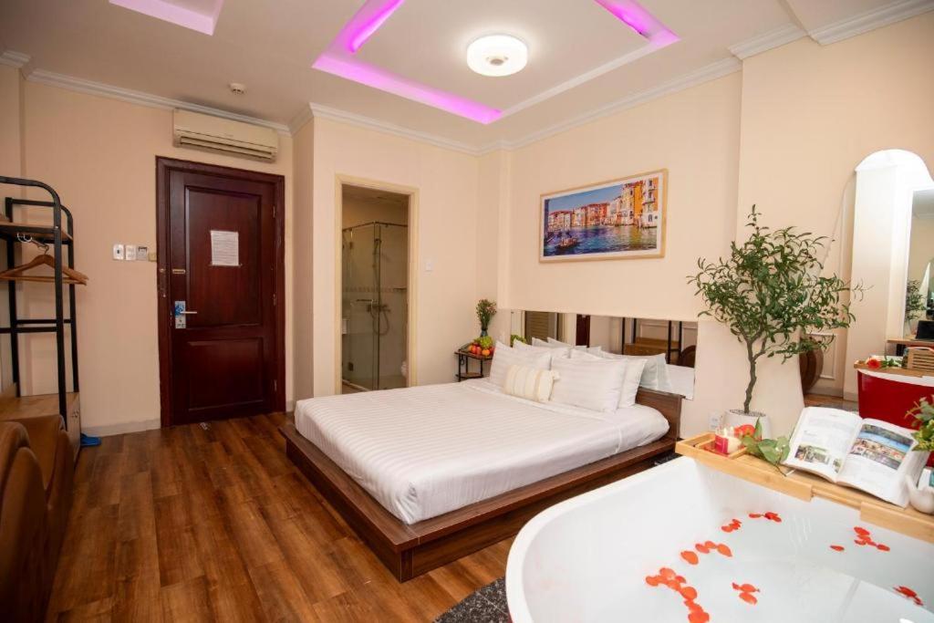 Quy Hung Hotel Central Хошимин Экстерьер фото