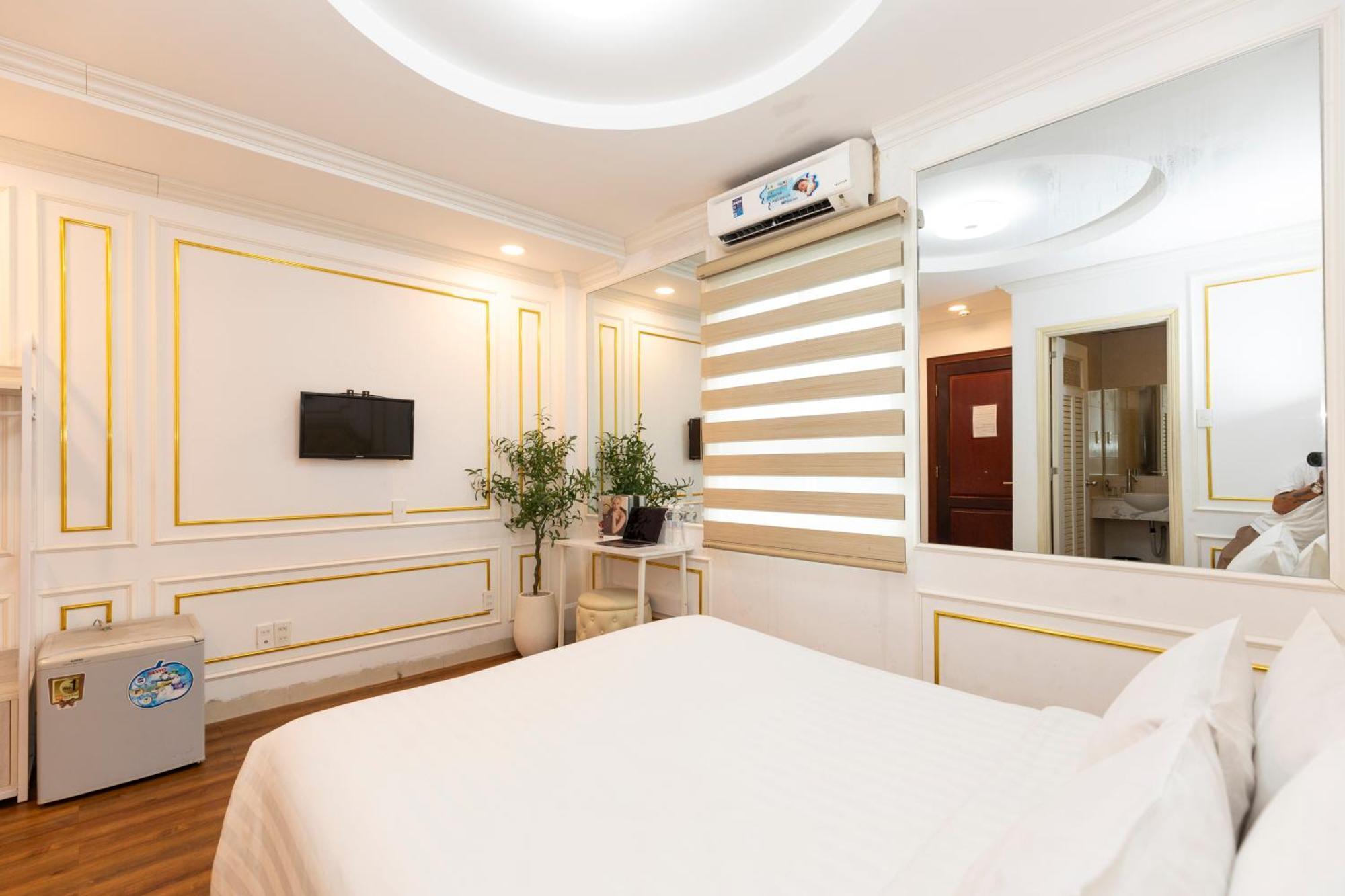 Quy Hung Hotel Central Хошимин Экстерьер фото