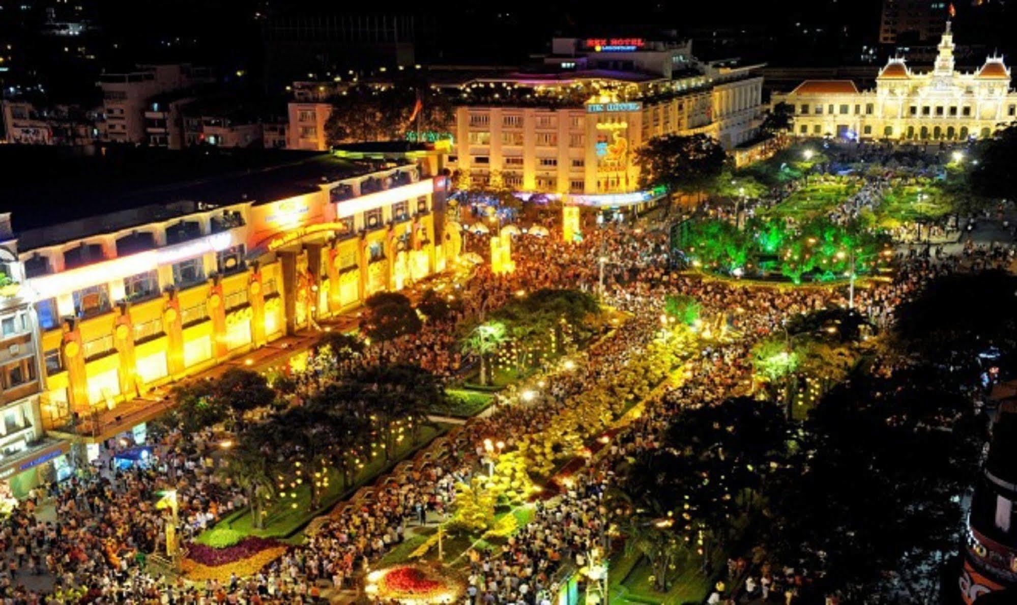 Quy Hung Hotel Central Хошимин Экстерьер фото